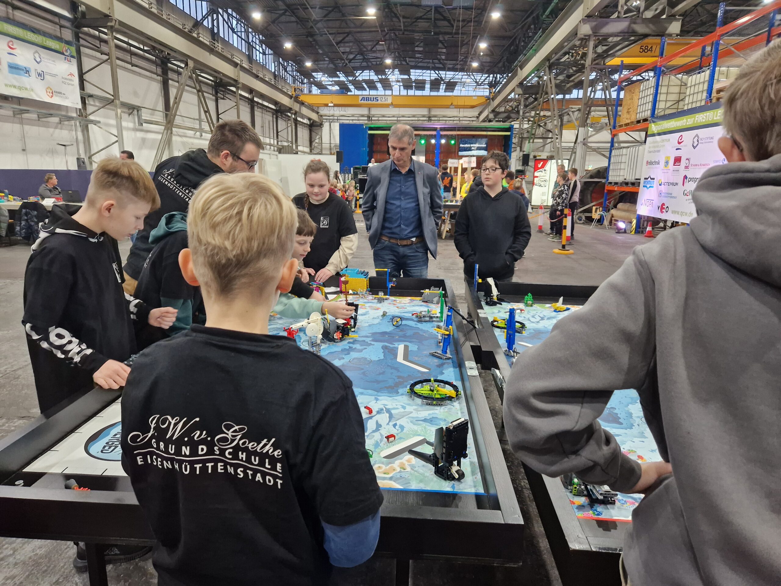 Der Bürgermeister eröffnete die Lego League im QCW-Trainingszentrum