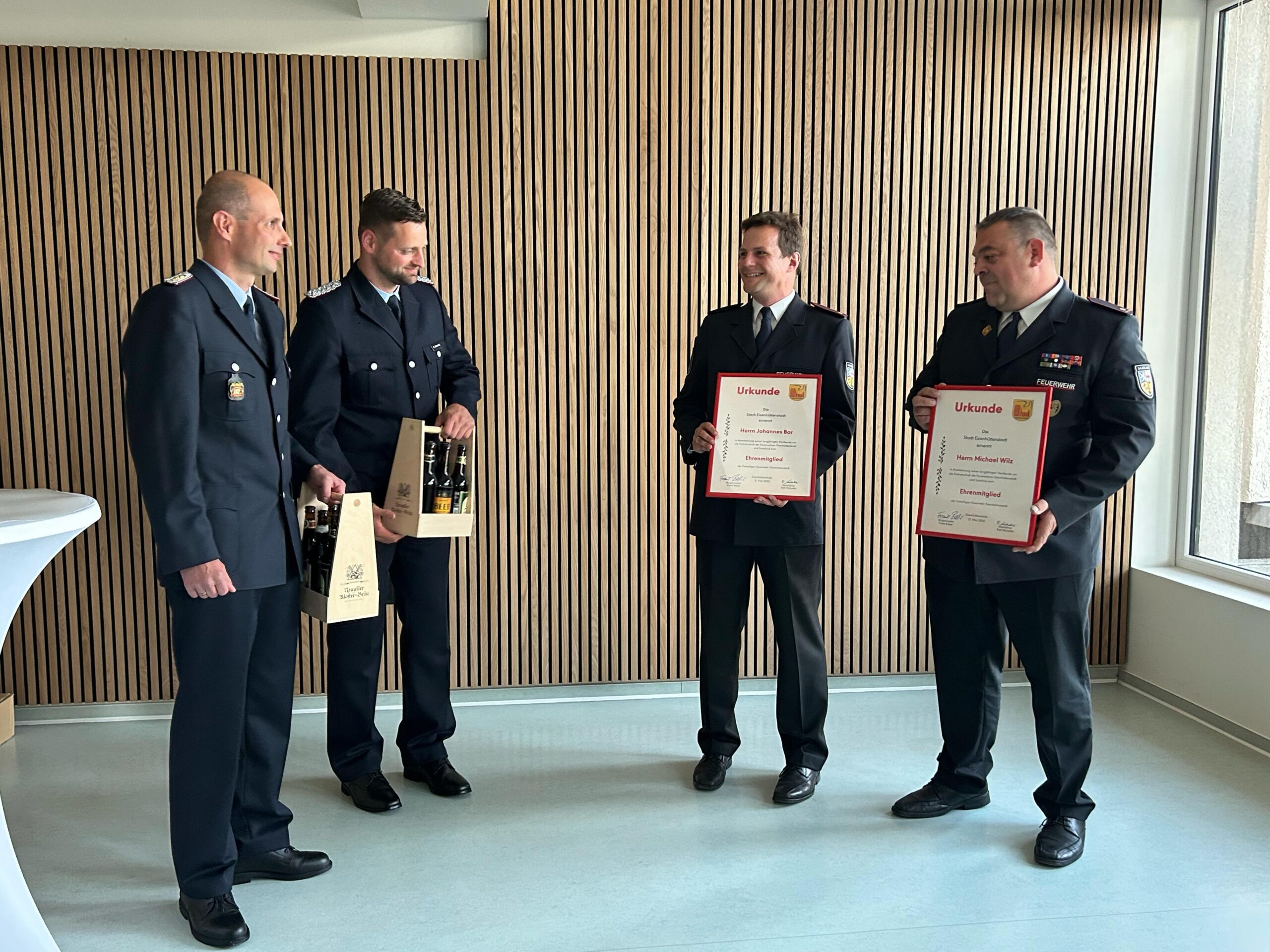 Eisenhüttenstadt verleiht Ehrenmitgliedschaft an Freiwillige Feuerwehrleute aus Saarlouis