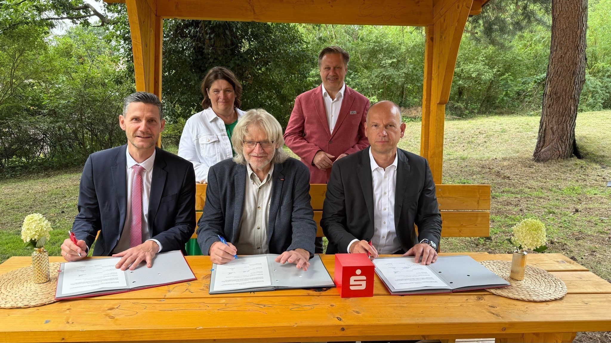 Sparkassen erneuern die Partnerschaft mit dem Seenland Oder-Spree e. V.