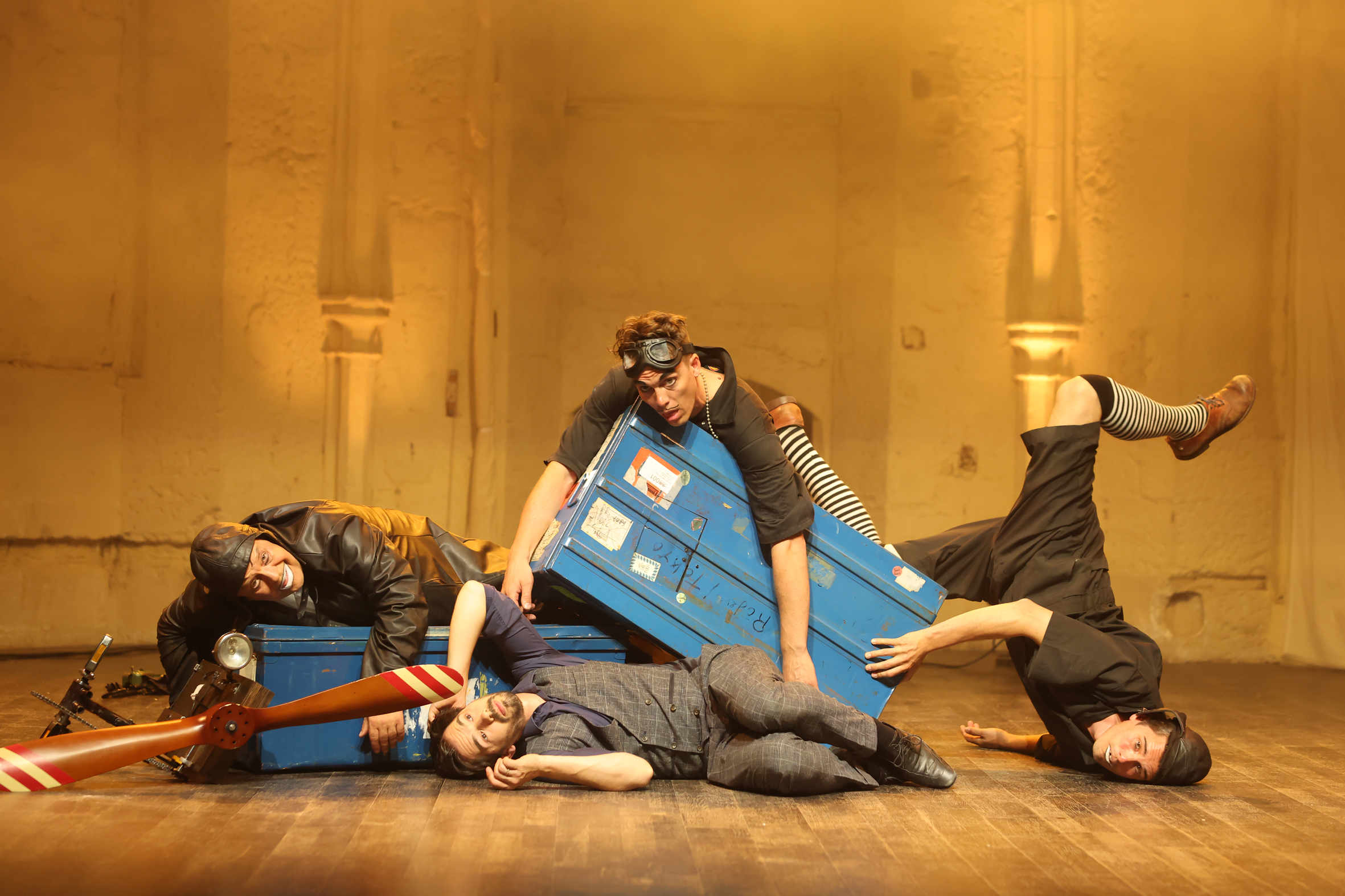 Silvester im Kleist Forum: Preisgekrönte Magie und rasante Clownerie