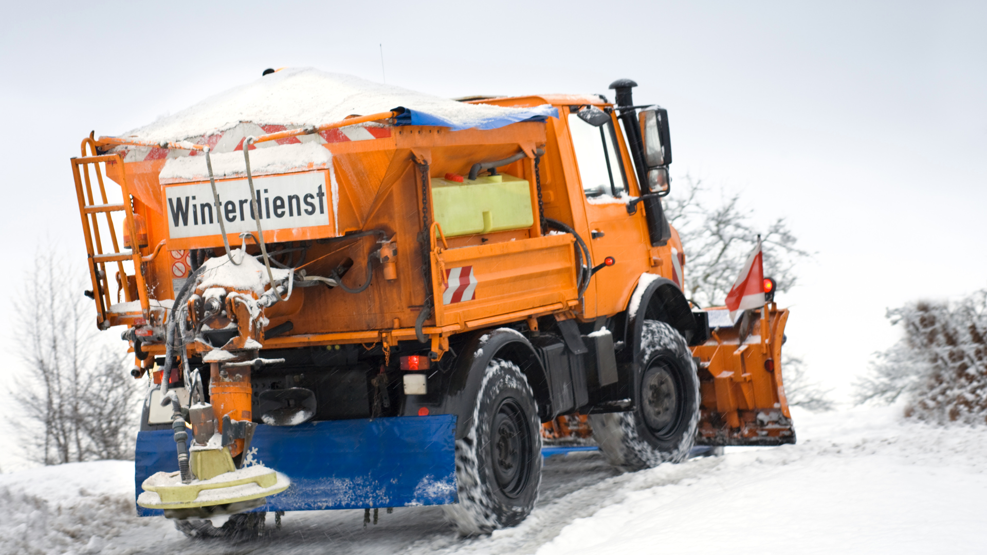 Brandenburg: Winterdienst im Dauereinsatz