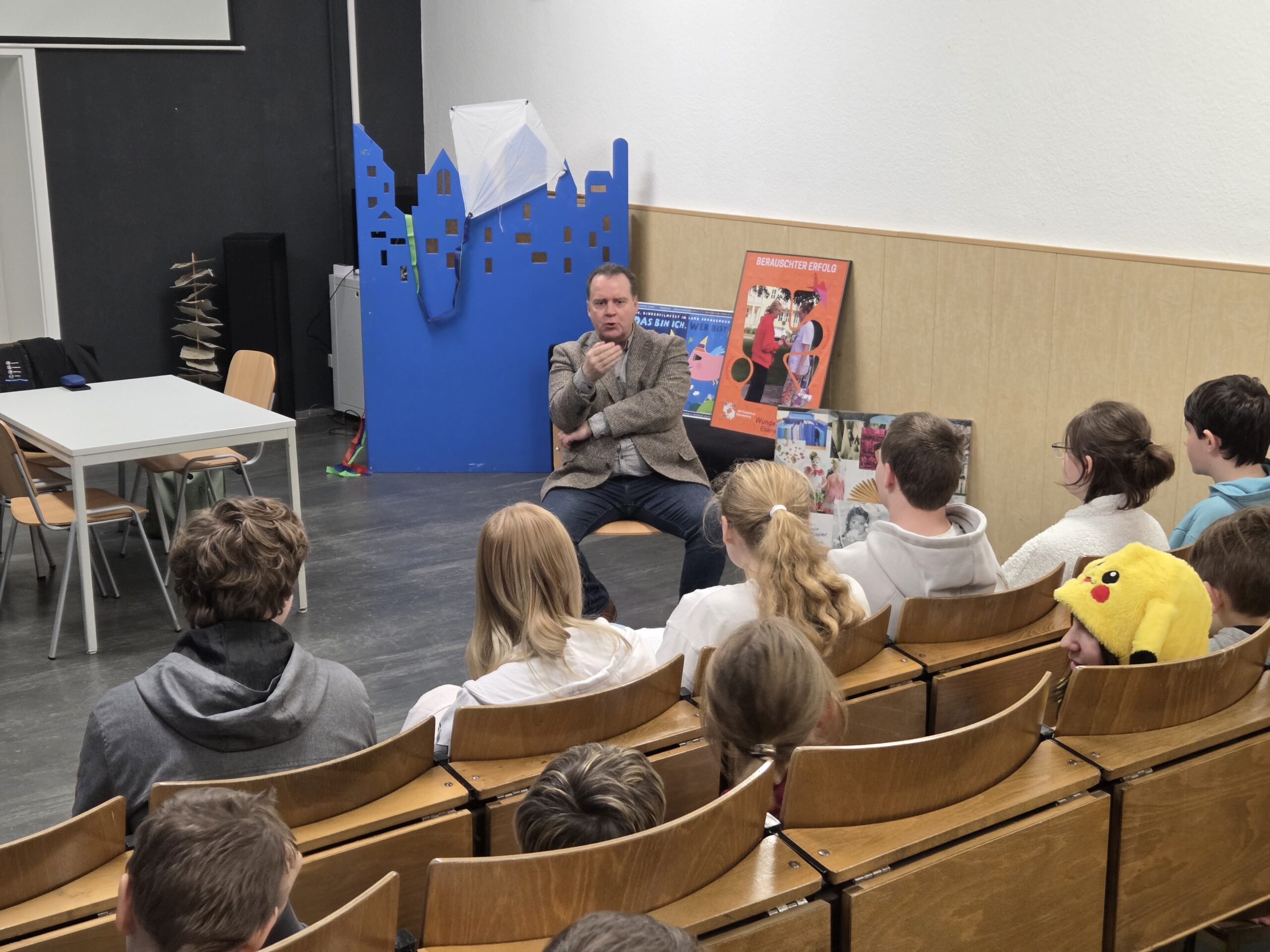 Eisenhüttenstadts Bürgermeister im Gespräch mit Kindern und Jugendlichen – Erste Sprechstunde im EFZ4you