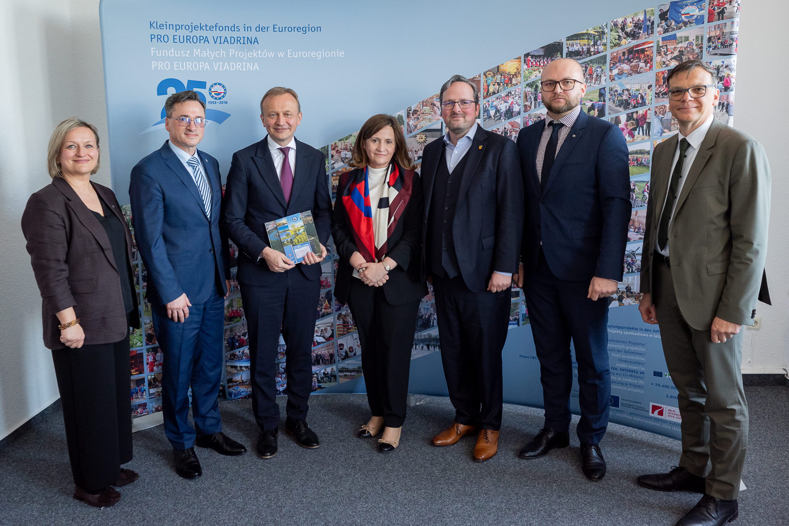EU-Haushaltskommissar Serafin zu Besuch an der Oder: Klares Bekenntnis zu INTERREG