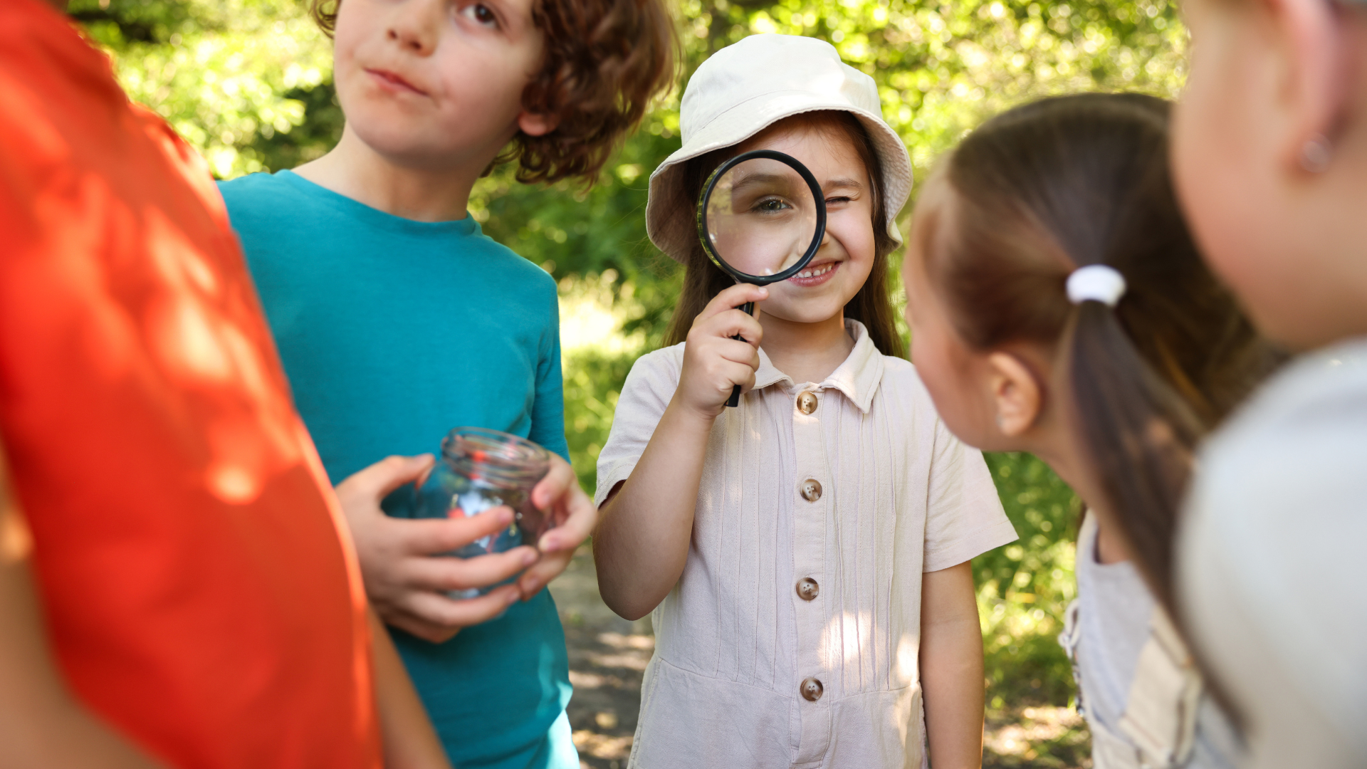 Ausstellung „Durch Kinderaugen unseren Lennépark erleben“ in den Lenné-Passagen